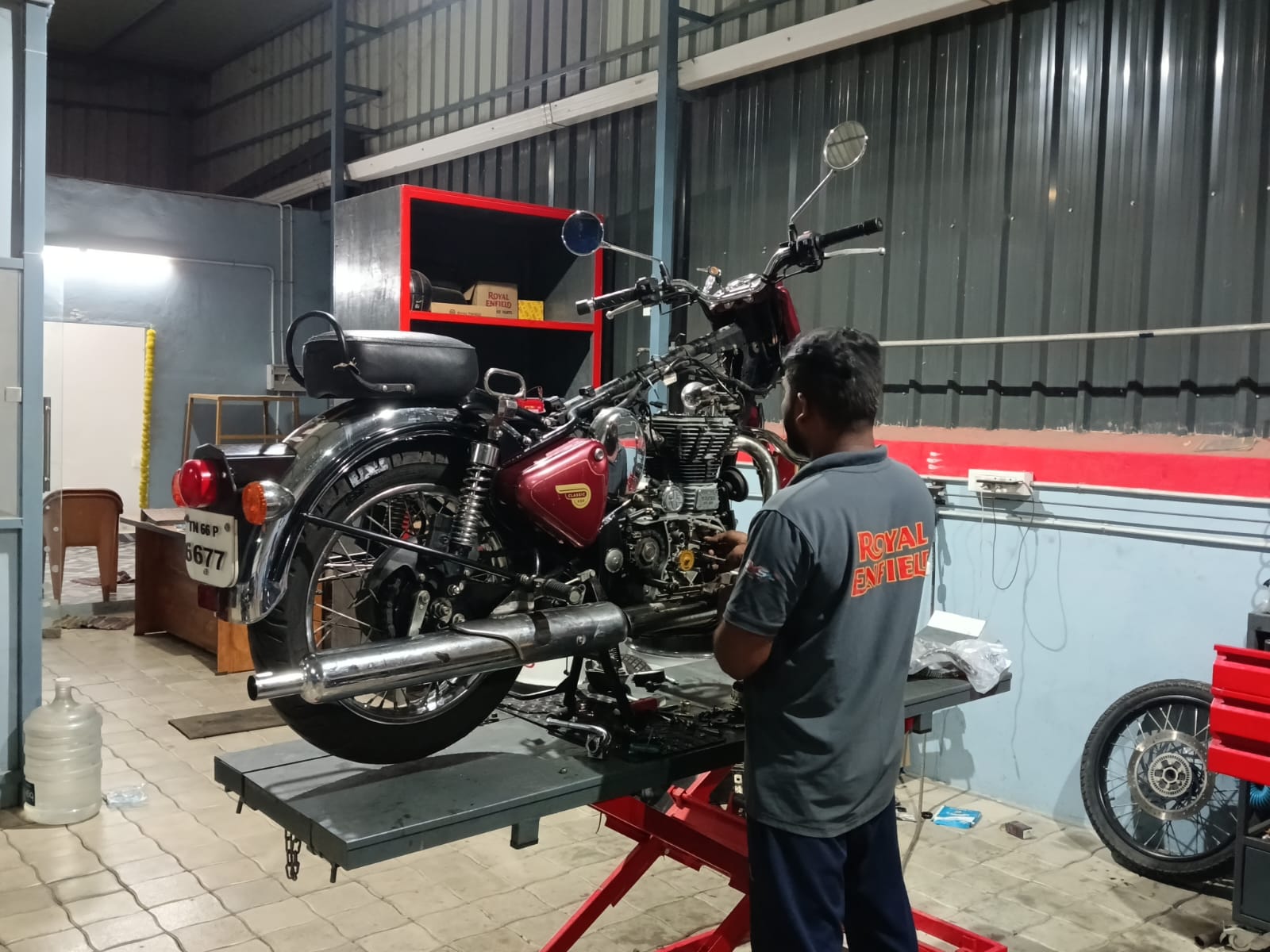 Full Service Bay